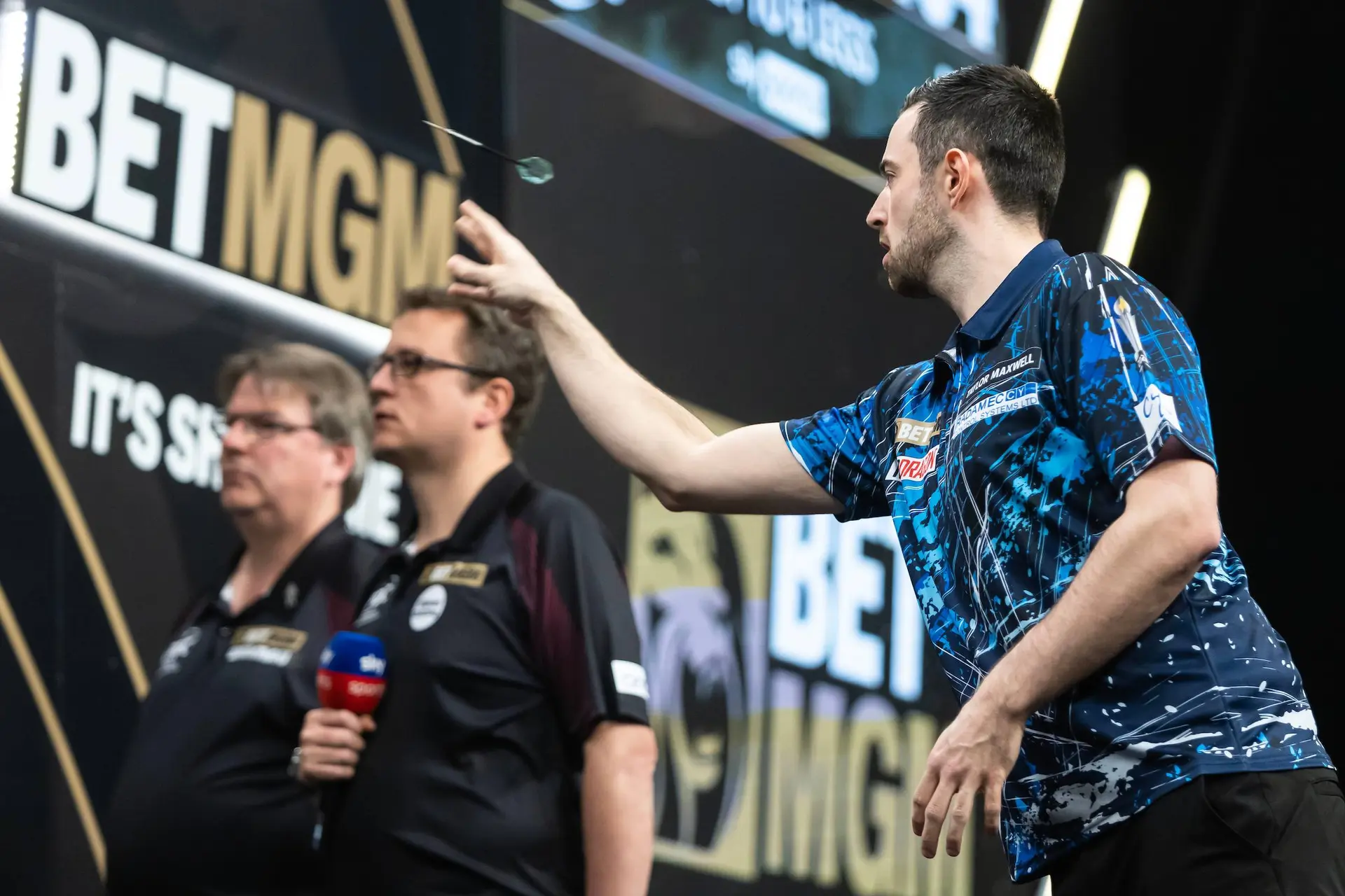 Humphries en Littler overtuigen, maar Price gooit dé leg van de avond