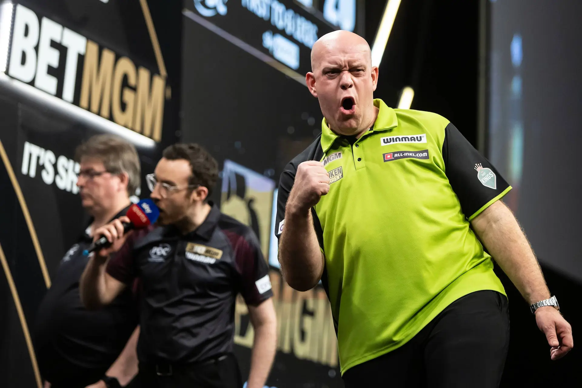 Van Gerwen en Aspinall strijden om laatste play-offticket in Aberdeen
