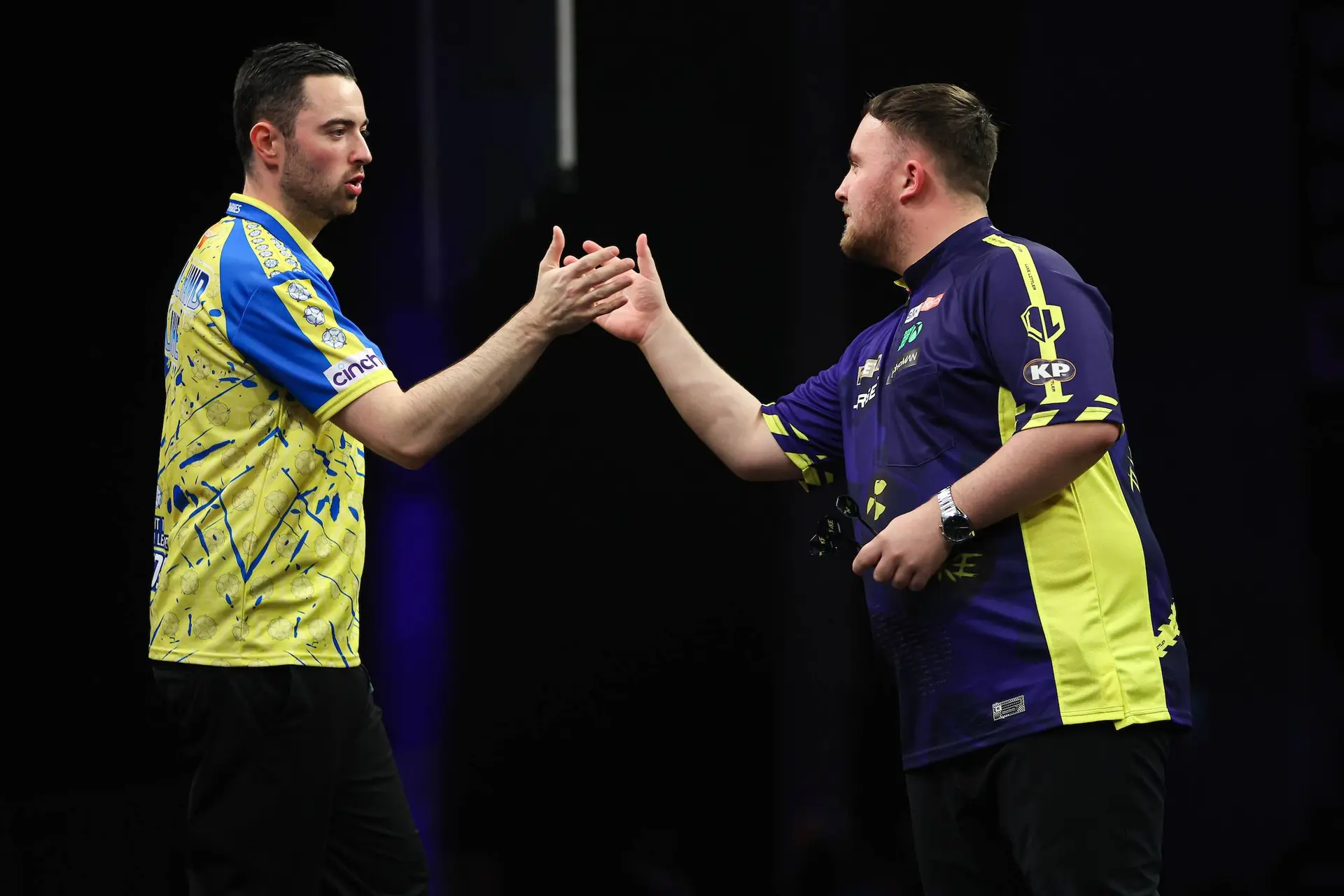 Superieure Humphries wint voor de tweede keer op rij in Leeds Premier League