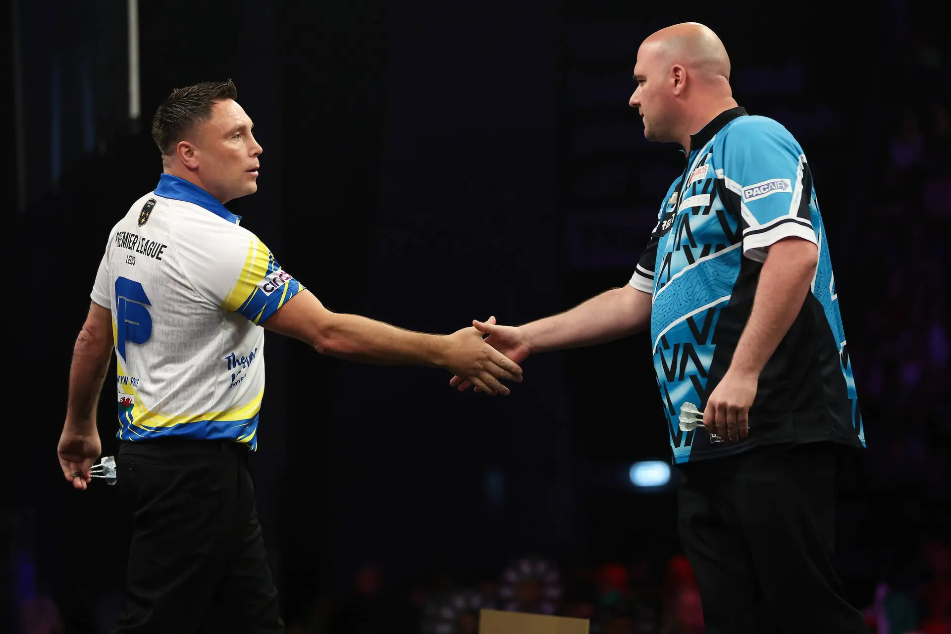Avond 14 Premier League Darts: Price overtreft Cross, Littler verslaat Aspinall