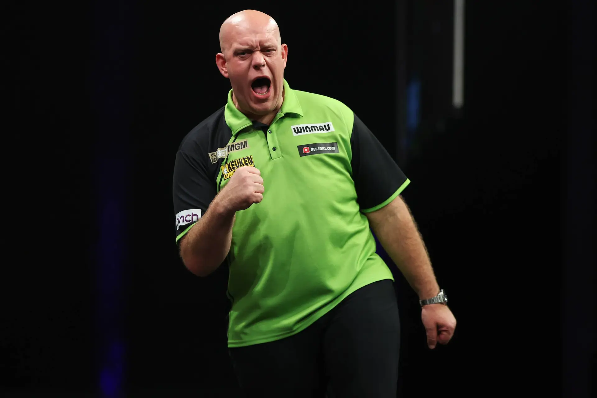Michael van Gerwen heeft zijn dartpijlen weer opgepakt "de knop is om"
