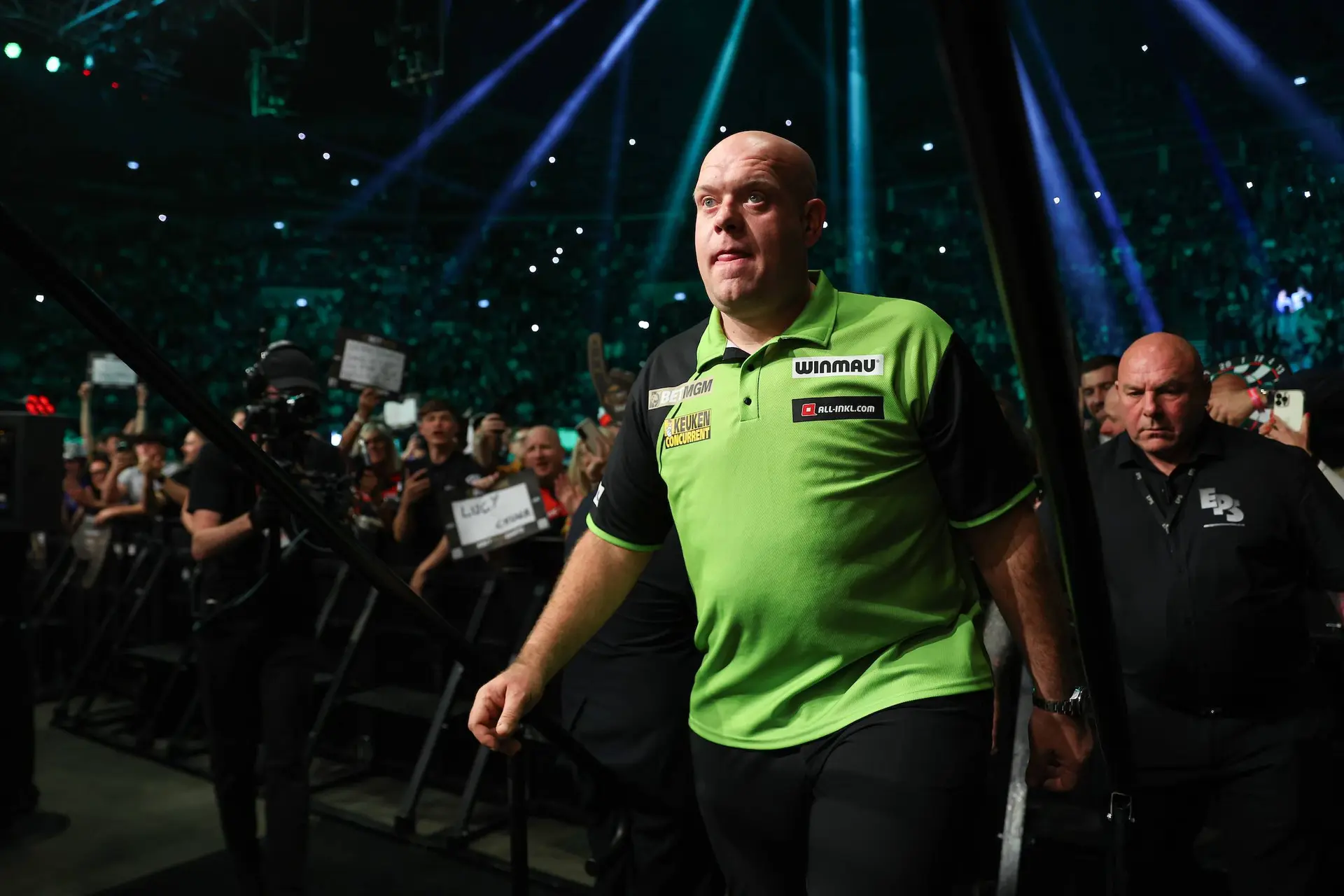 Van Gerwen teruggekeerd op dartspodium tijdens demonstratietoernooi in België