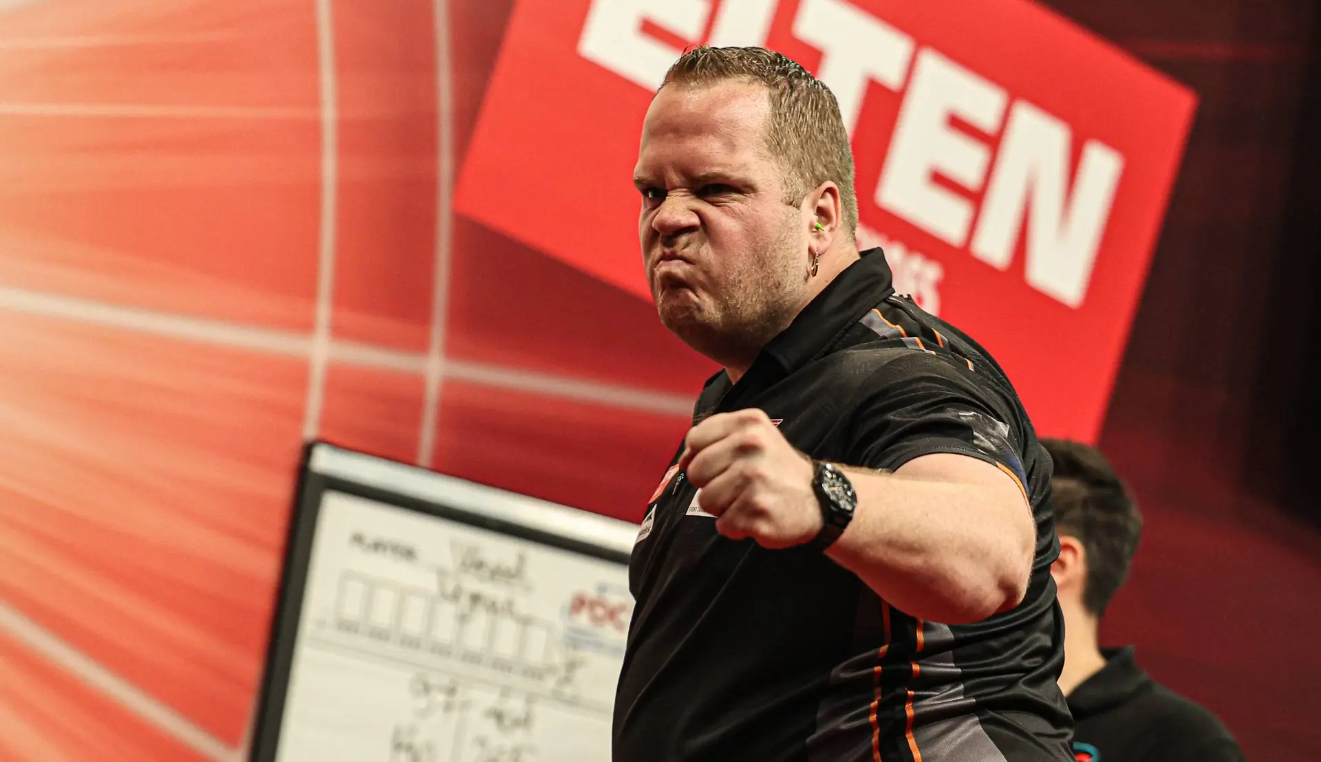 Dobey verslaat Van Duijvenbode in zinderende finale Players Championship 17