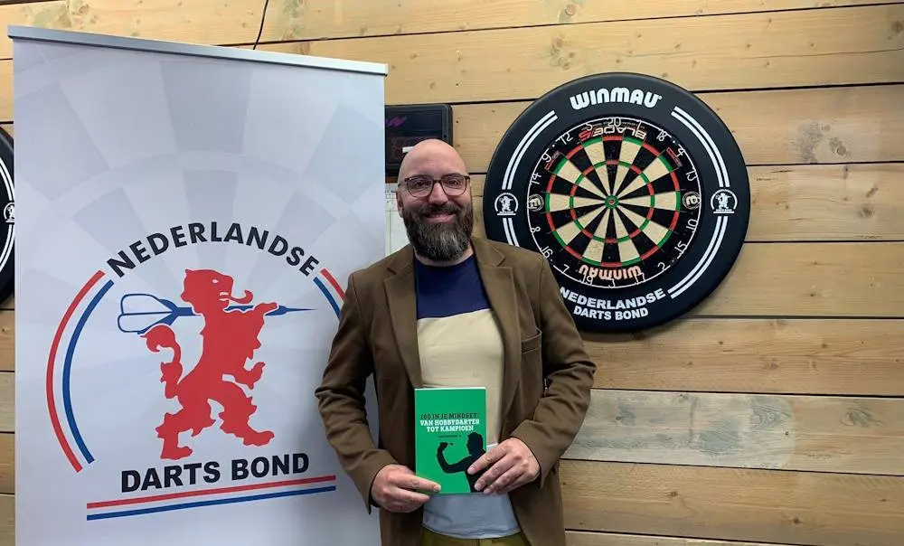 Van hobbydarter naar kampioen: nieuw boek ‘180 in je Mindset’ geeft mentale tools