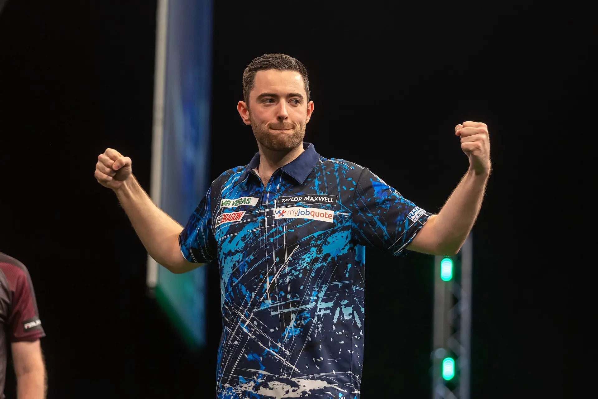Humphries met 9-darter voorbij Michael Smith