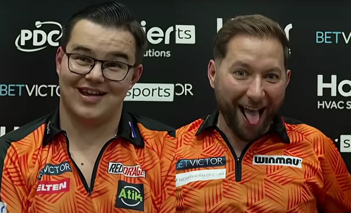 Komisch interview met Gian van Veen en Danny Noppert na 16 legs winst op rij