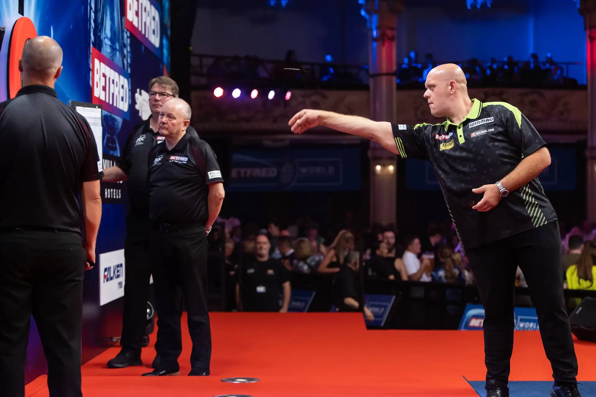 Michael van Gerwen blikt vooruit op duel met Rock: “Darts stopt voor niemand”