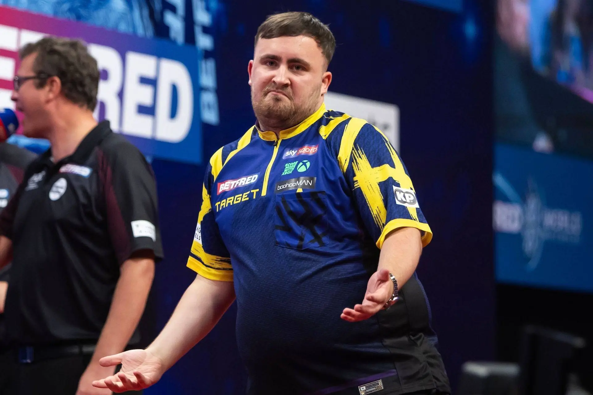 Littler werpt 9-darter en verslaat Rock in episch gevecht naar finale World Matchplay