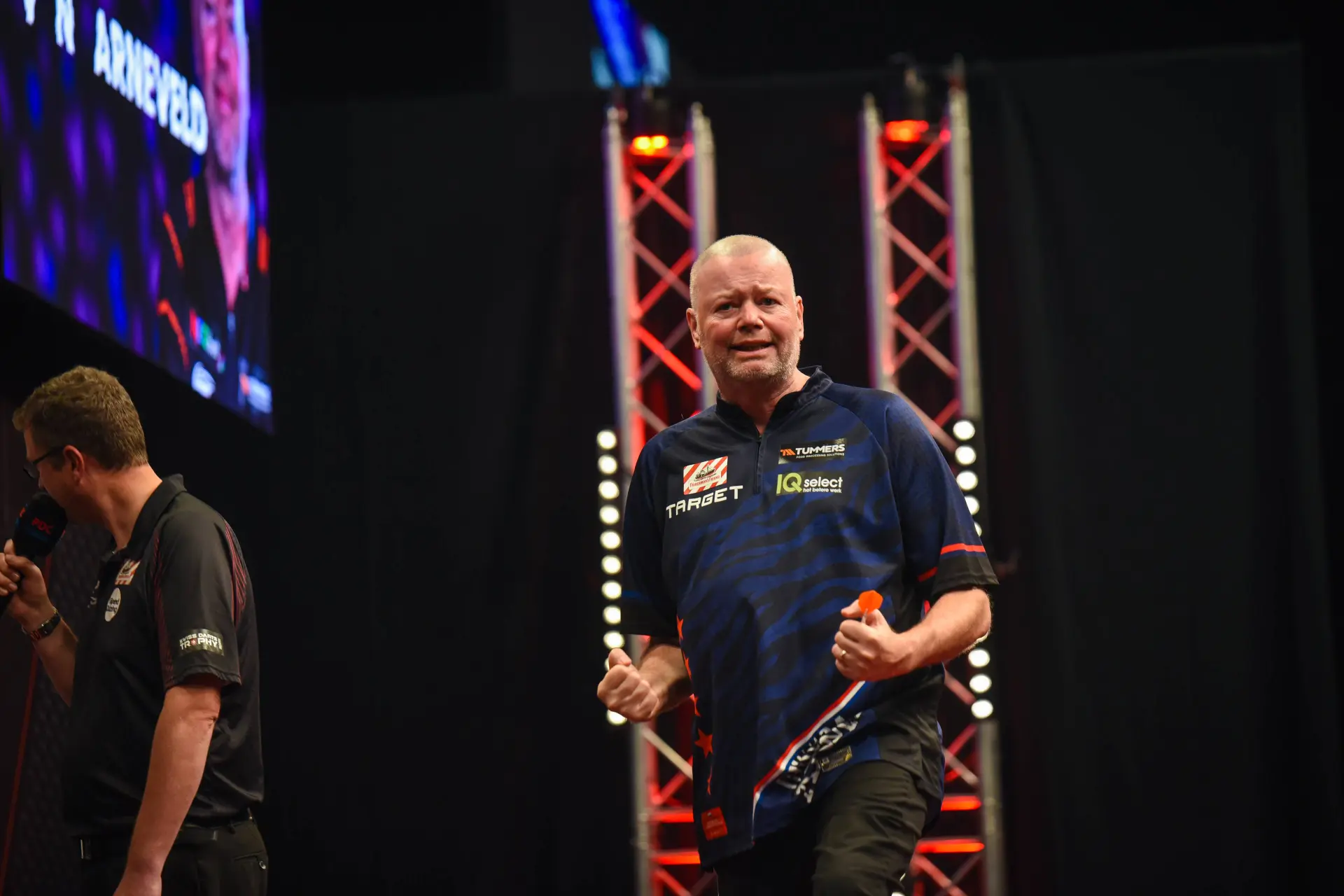 Raymond van Barneveld twijfelt over toekomst: “Het vuur is er nu niet, maar ik wil nog niet stoppen”