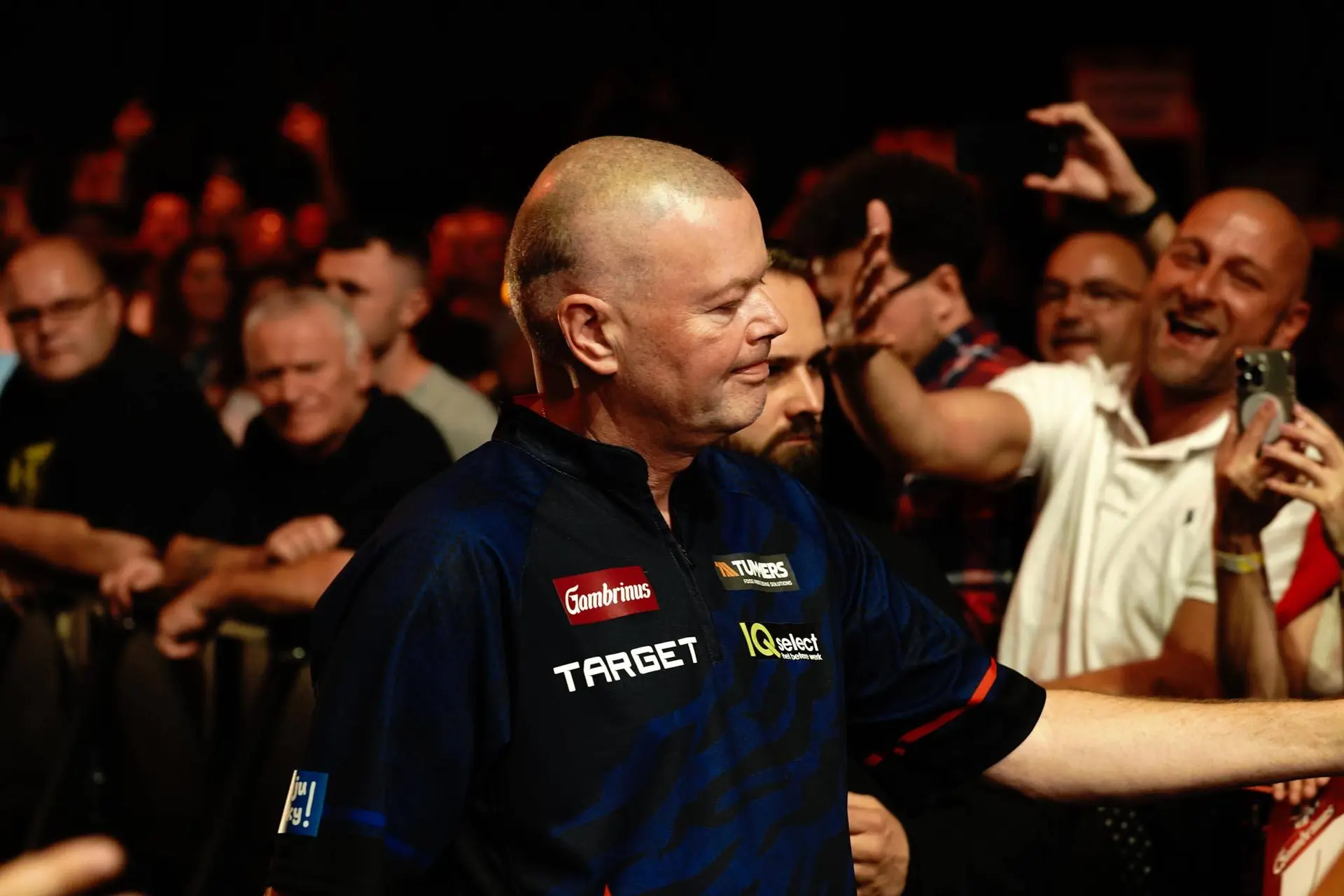 Speelschema World Grand Prix maandag: 4 NL-ers met kraker voor Van Barneveld