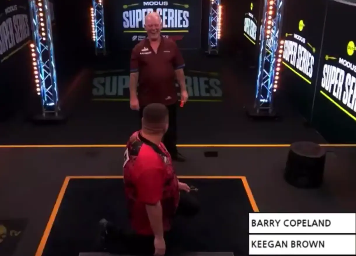Wat Keegan Brown hier flikt gaat wel heel ver en is niet eerder op camera vastgelegd