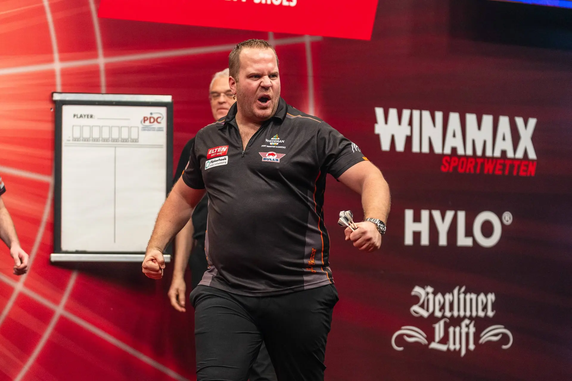 Spannende dag op PDC WK: Noa-Lynn tegen Wright, Van Duijvenbode treft Baetens
