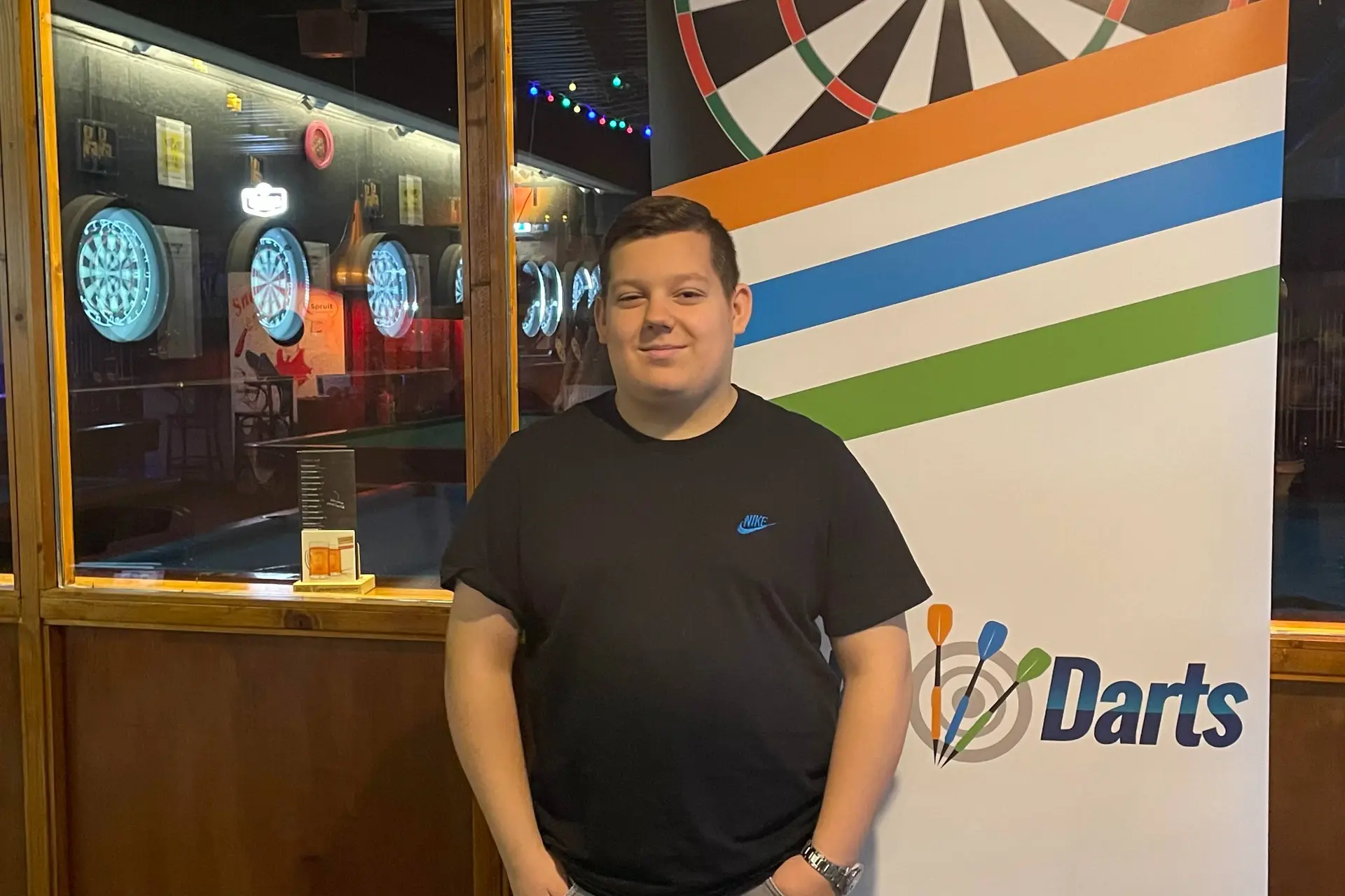 Joe van Gend wint Lucky Darts jeugdtoernooi in Den Helder na winst op Dion Hombroek