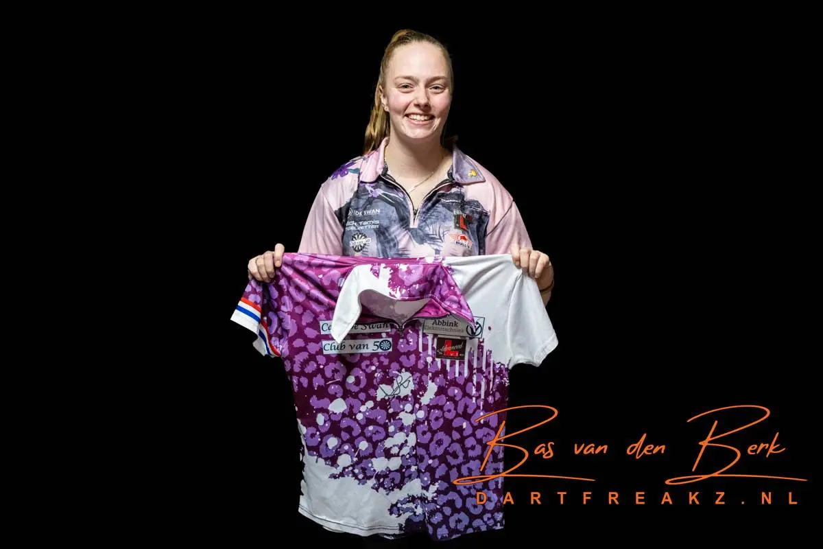 Bieden op het gesigneerd shirt van Lerena Rietbergen kan nog maar 3 dagen