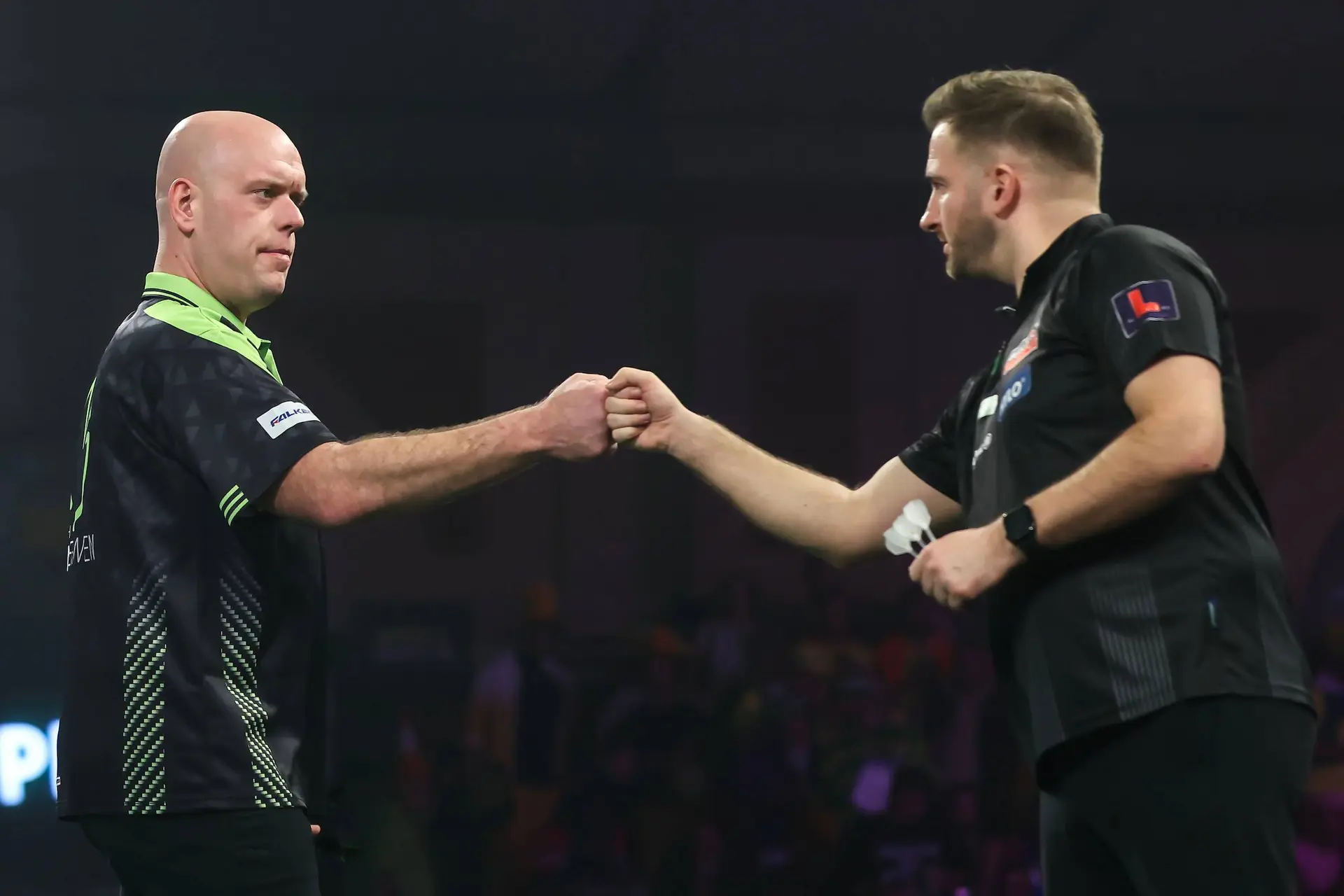 ‘Iedereen gaat in de polonaise bij 103 gemiddeld, ik gooi 99 en dan is het “mwah”’, Van Gerwen klaar voor El Clásico met Anderson