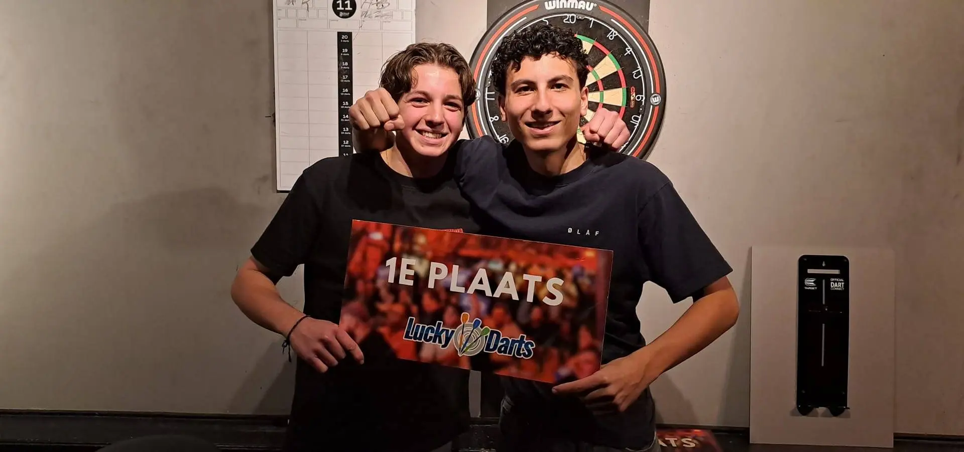 Kai Burger en Pieter van Nieuwenhuijzen winnen Lucky Darts koppeltoernooi in Amsterdam