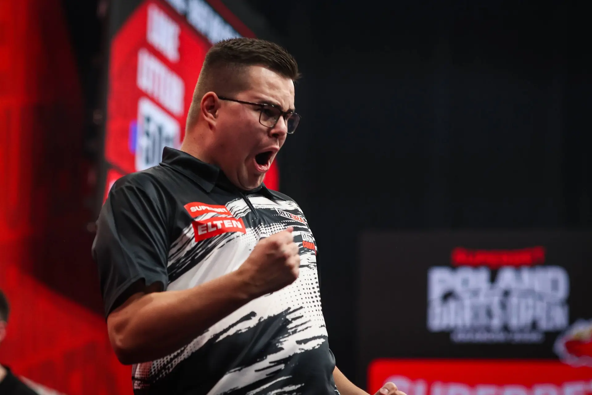 [VIDEO] Gian van Veen trakteert op 9-darter in finale Poland Darts Open, bekijk de perfecte leg hier terug