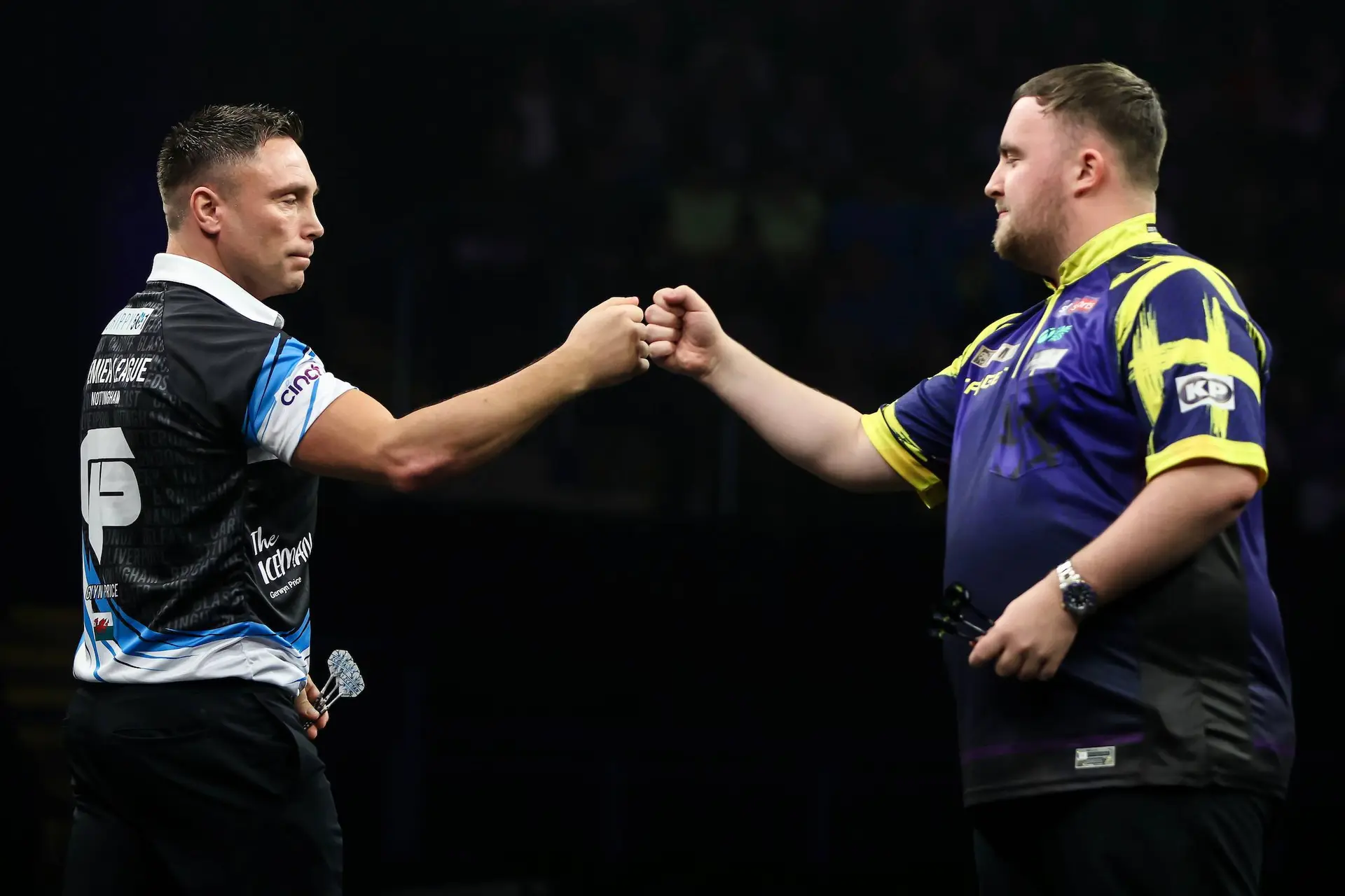 Bunting opent sterk, Clayton en Humphries winnen ook: dit gebeurde in de kwartfinales in Nottingham