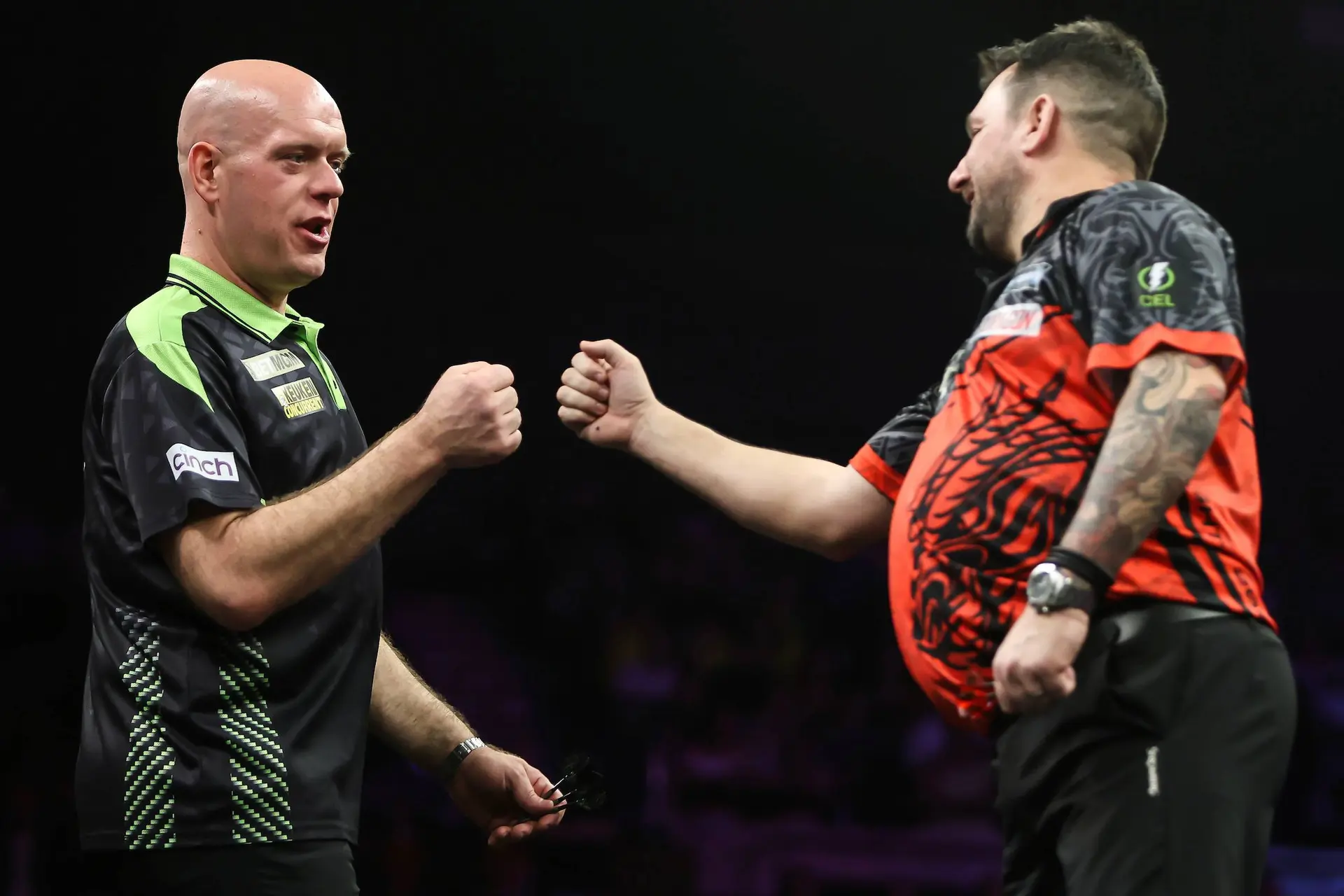 Jonny Clayton pakt Premier League-avond in Brighton na thriller tegen Michael van Gerwen
