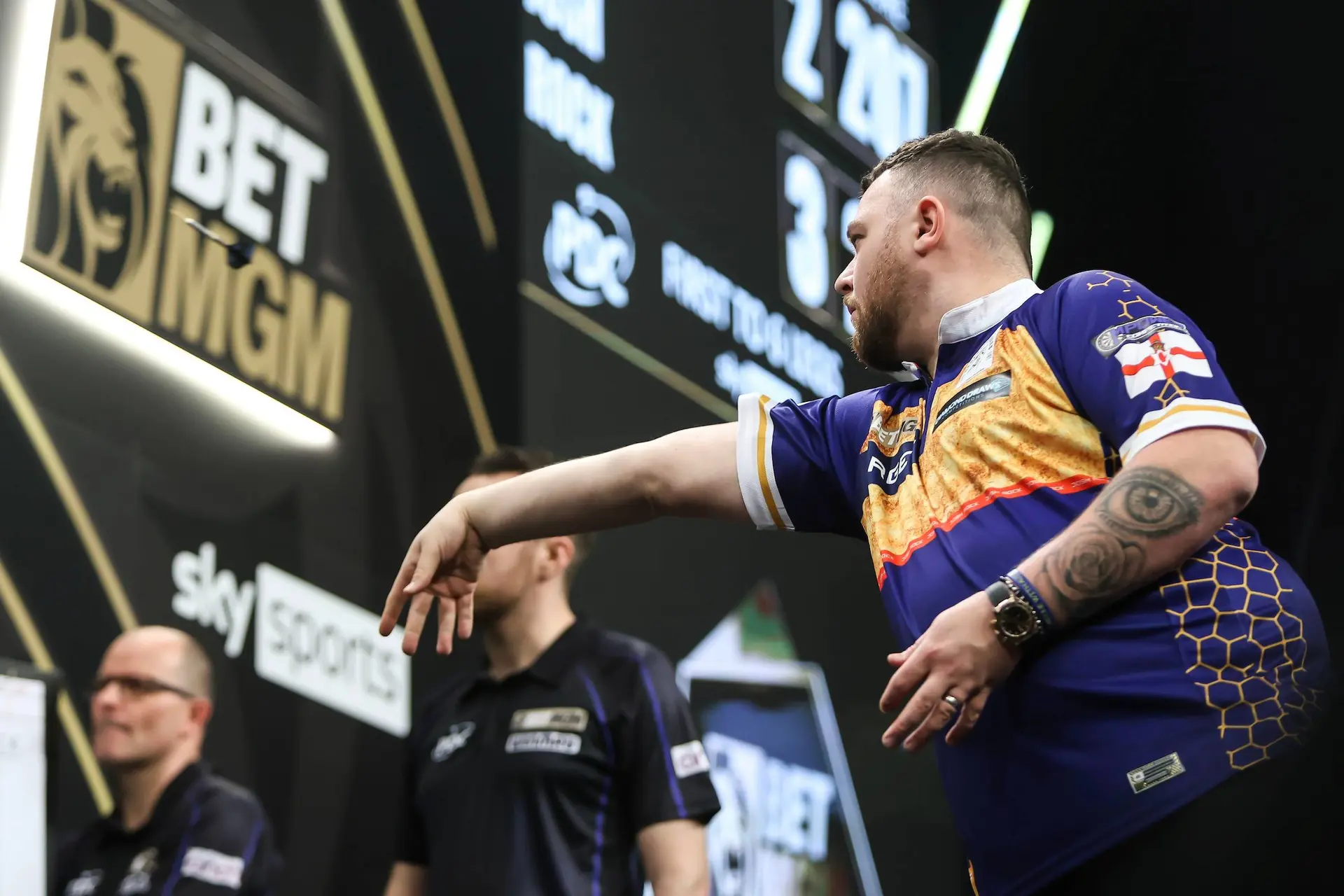Premier League Darts live in Brighton: Clayton en Rock maken eerste halve finales bekend