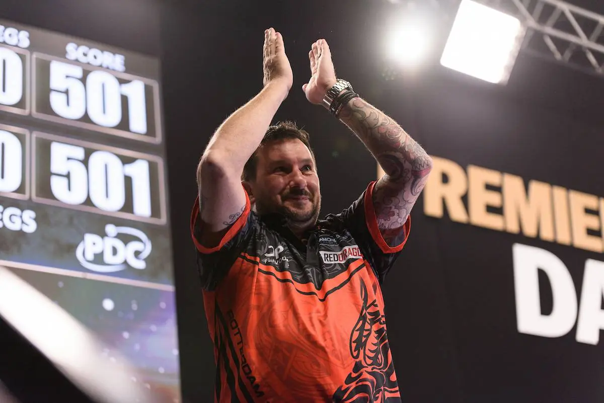 Jonny Clayton verstevigt koppositie in Premier League na winst in Ahoy Rotterdam