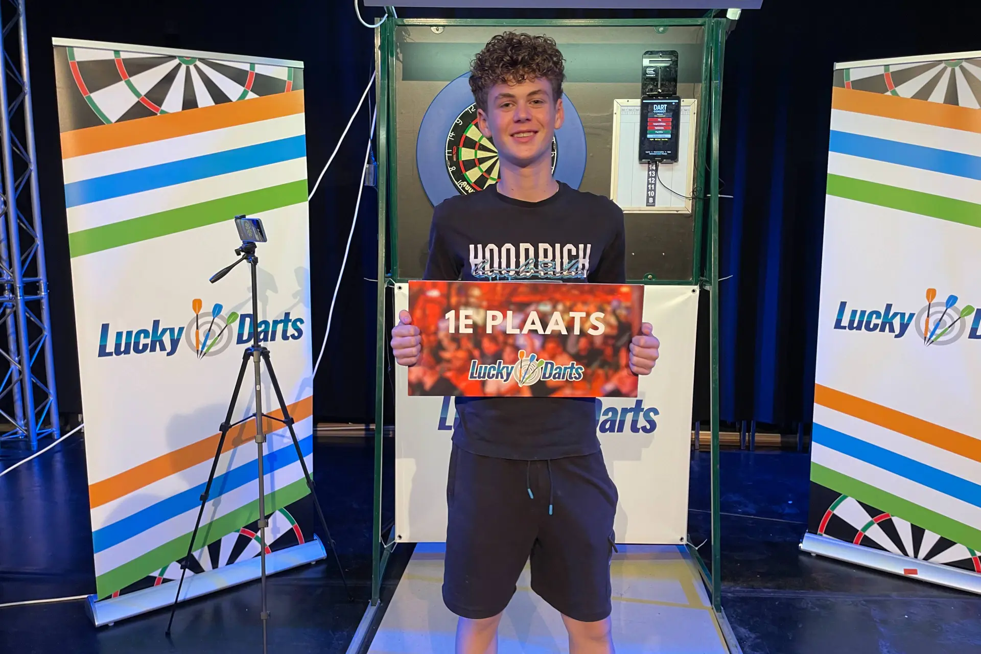 Kay Schimmel wint Luckydarts Open Jeugd 2026 na winst op Koen Jansen in finale