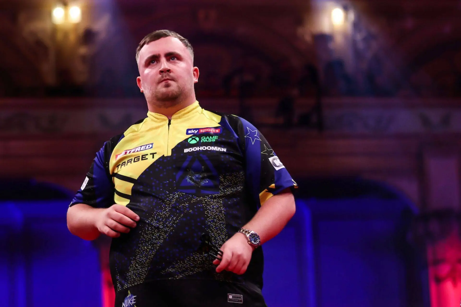 Luke Littler waarschuwt concurrentie na droomstart: ‘Als niemand ons stopt, blijven we finales spelen’