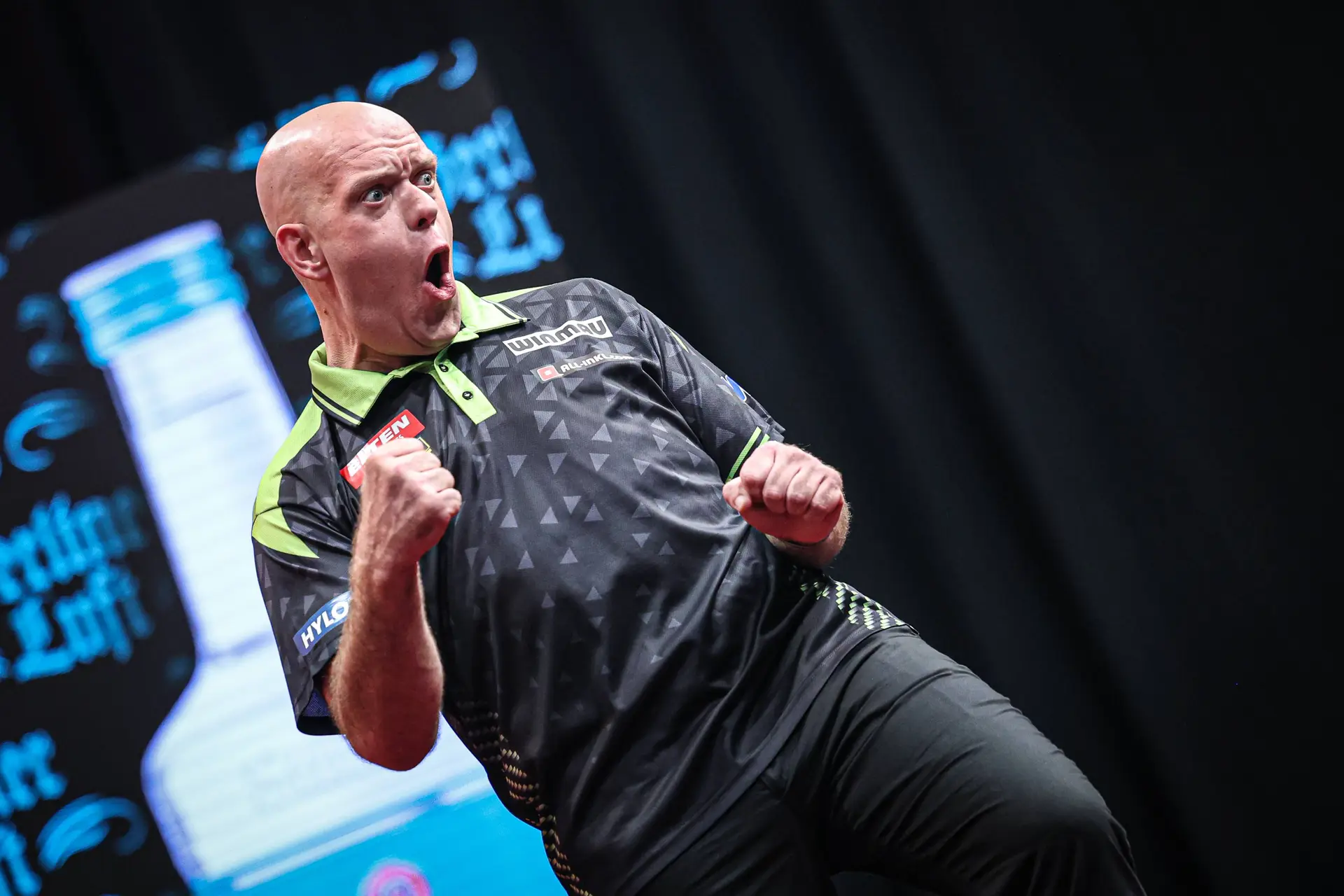 ET15 Afternoon Michael Van Gerwen V William O'Connor-19