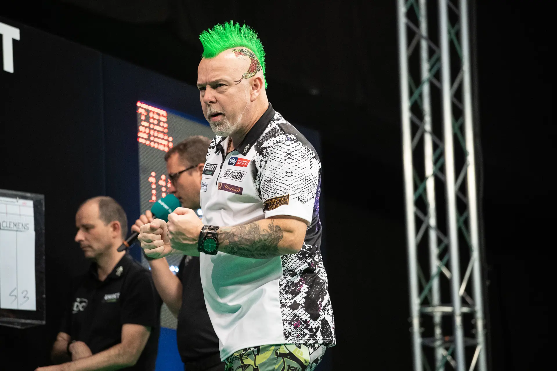 Wright hits 106 average in White win, Joyce eases past Suzuki