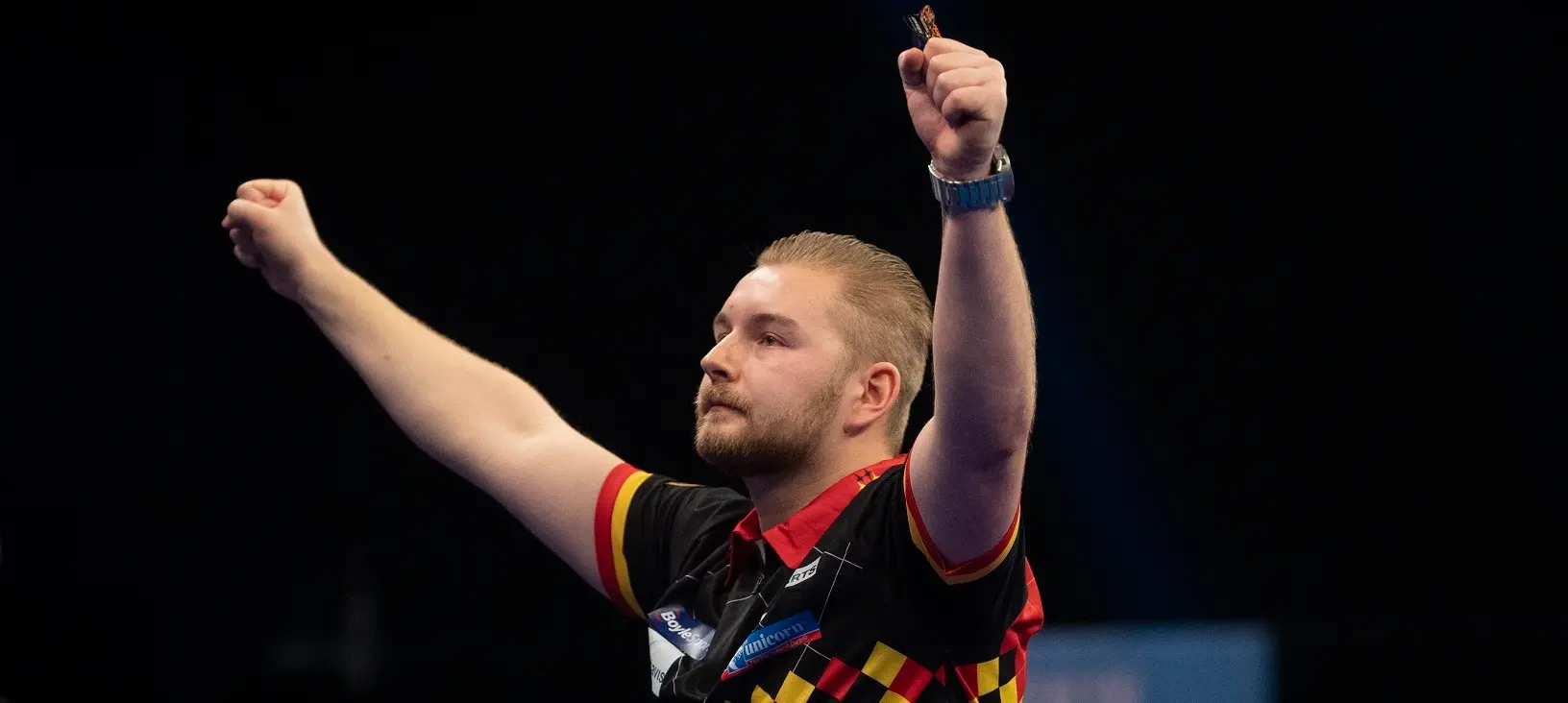 Van den Bergh hits 105 average in superb straight sets victory over Lim