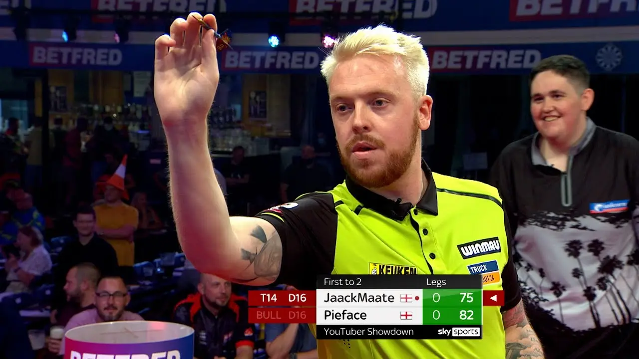 VIDEO: JaackMaate faces Pieface in YouTuber Showdown at 2021 World Matchplay