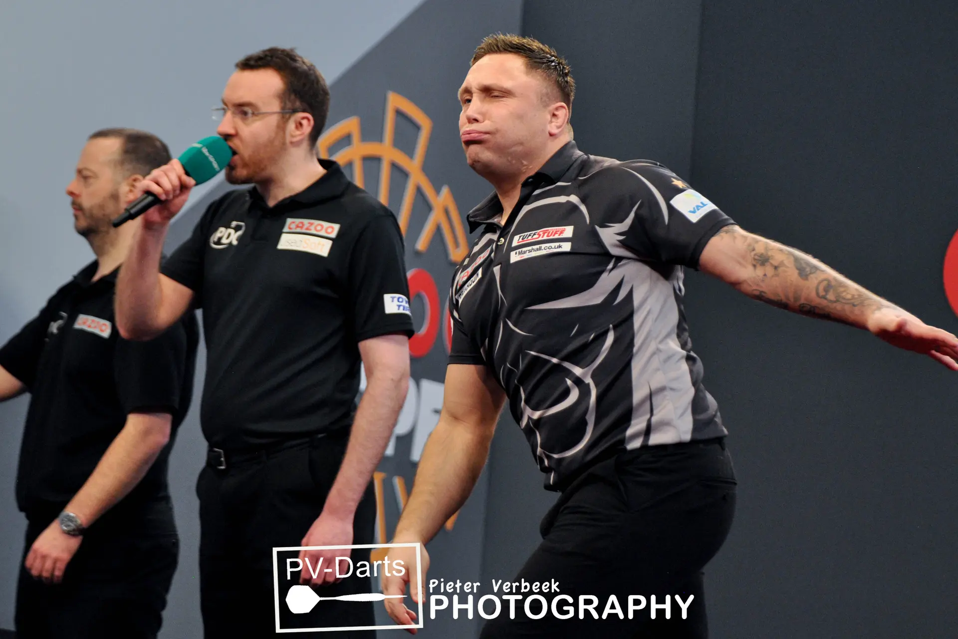 Price won Players Championship last weekend with fractured throwing hand: "You need to have it in plaster for four weeks"