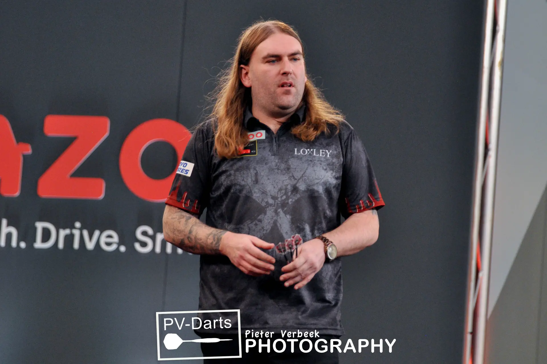 Searle breezes past Aspinall to seal third PDC ranking title at Players Championship 11
