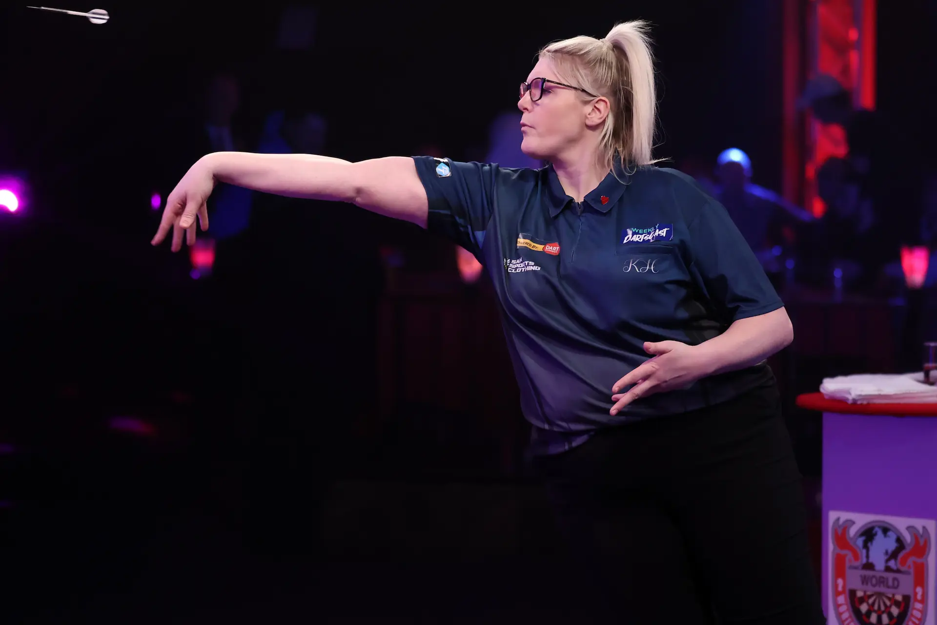 Hutchinson edges past O'Sullivan to reach maiden final at 2022 WDF Lakeside Women's World Championship