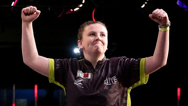 Sheldon breaks new ground on PDC Women's Series, becomes third player to average over 95