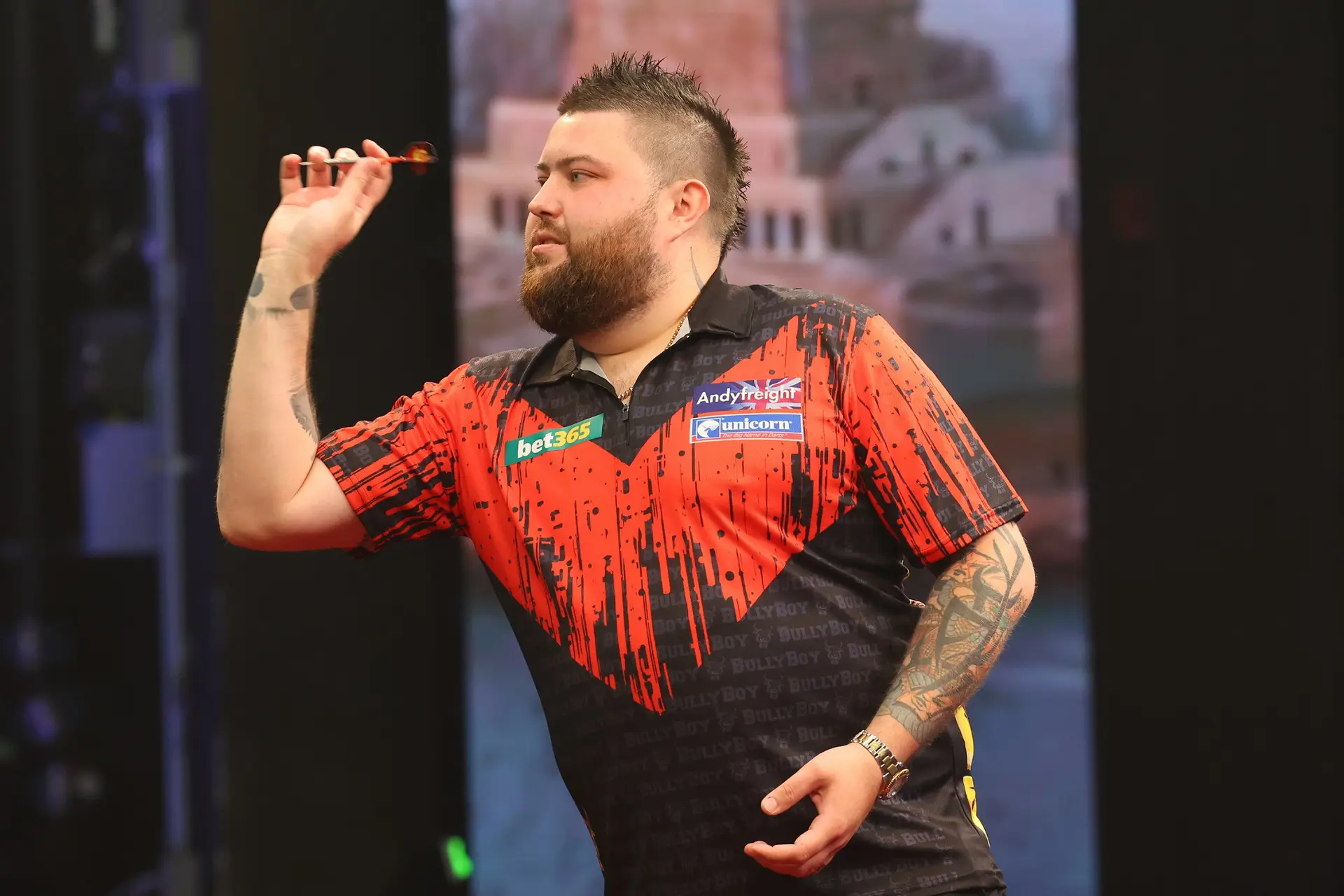 Smith defends Sherrock after Nordic Darts Masters win: "She's not here being rubbish, she's here playing well"