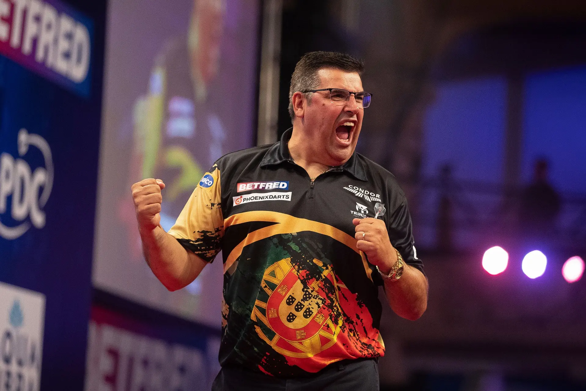 De Sousa ends Van Barneveld's European Tour return in dramatic deciding leg, De Zwaan switches off Voltage as Cross dumped out