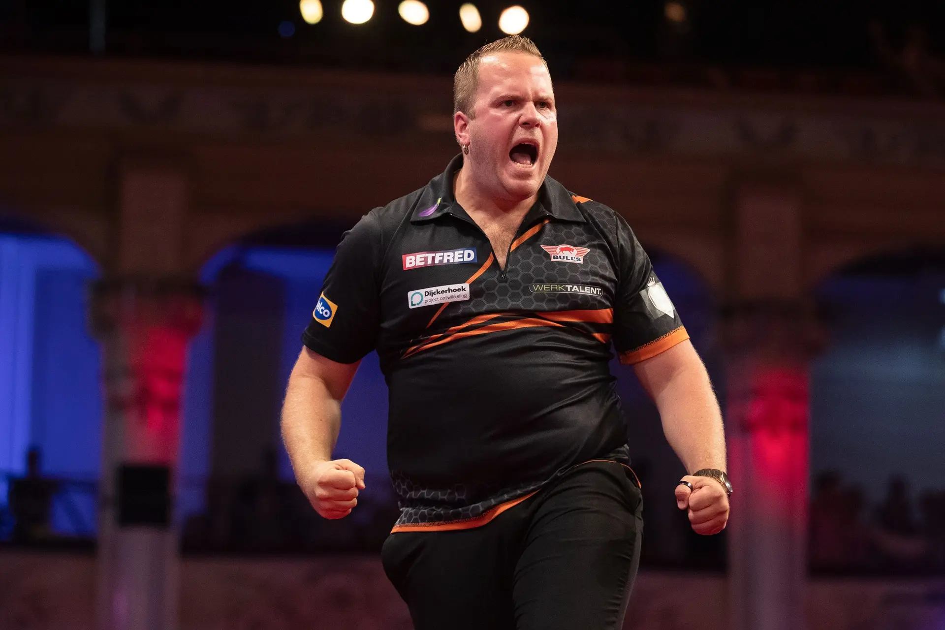 Van Duijvenbode pounces on doubling disaster from Smith to set up all-Dutch Quarter-Final tie with Noppert at World Matchplay