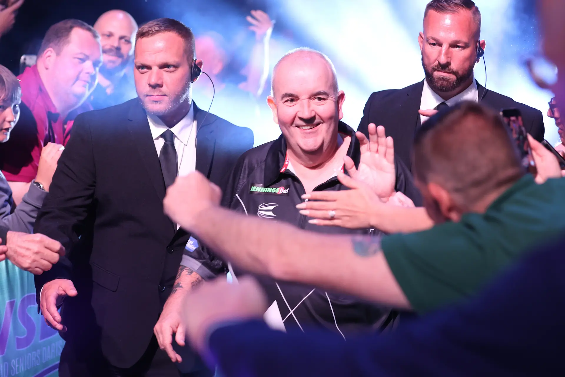 Under-par Taylor through first hurdle against Hedman, Painter brushes aside Lowe in whitewash win at World Seniors Darts Matchplay