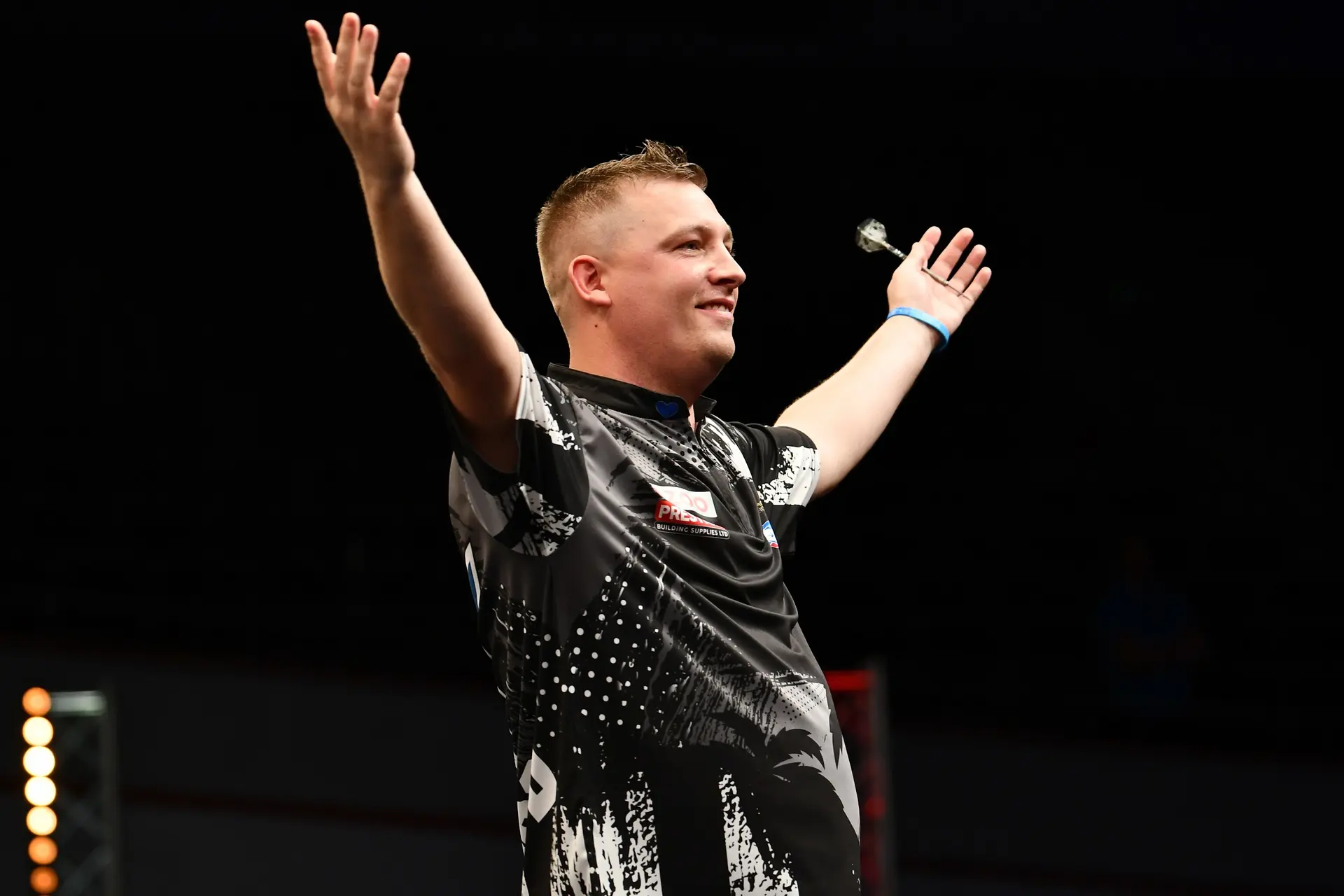 Dazzling Dobey eases past Kleermaker to set up post-Christmas clash with Anderson at PDC World Darts Championship
