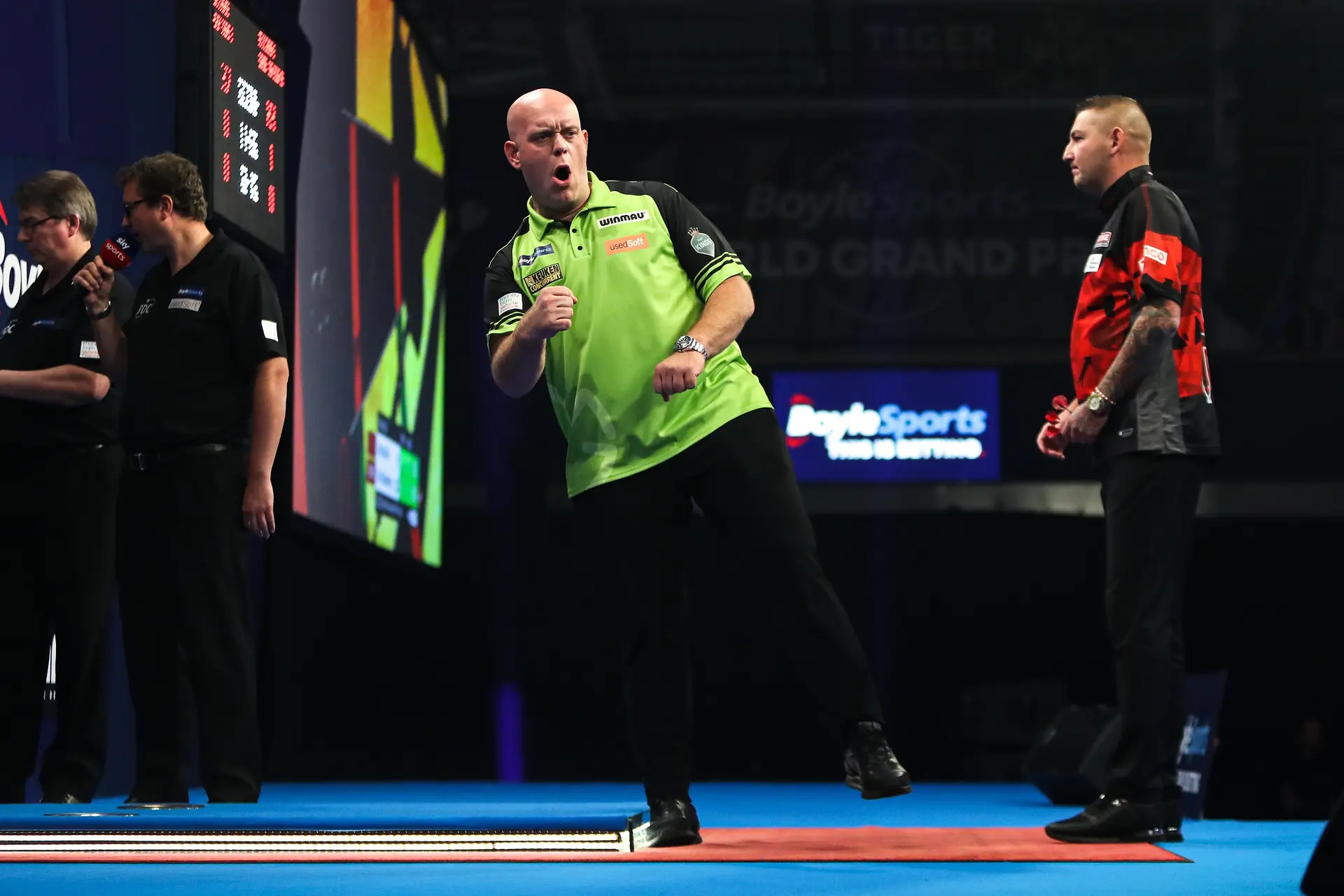 Van Gerwen downs De Sousa in hard fought battle, set for World Grand Prix final rematch with Aspinall