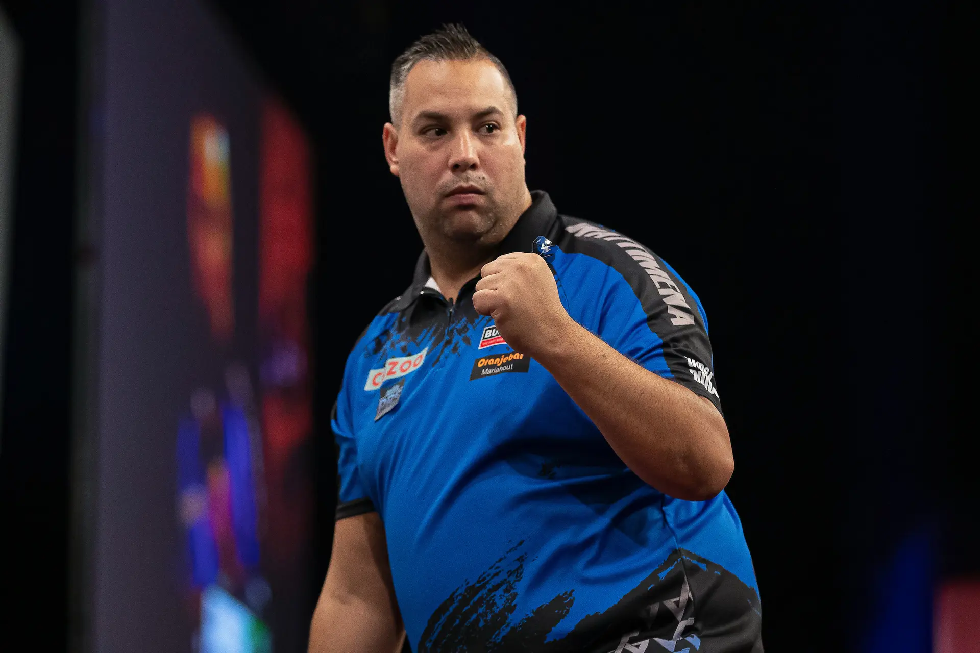 Wattimena joins Clayton in Last 16 at Grand Slam of Darts despite Heta ending with a win