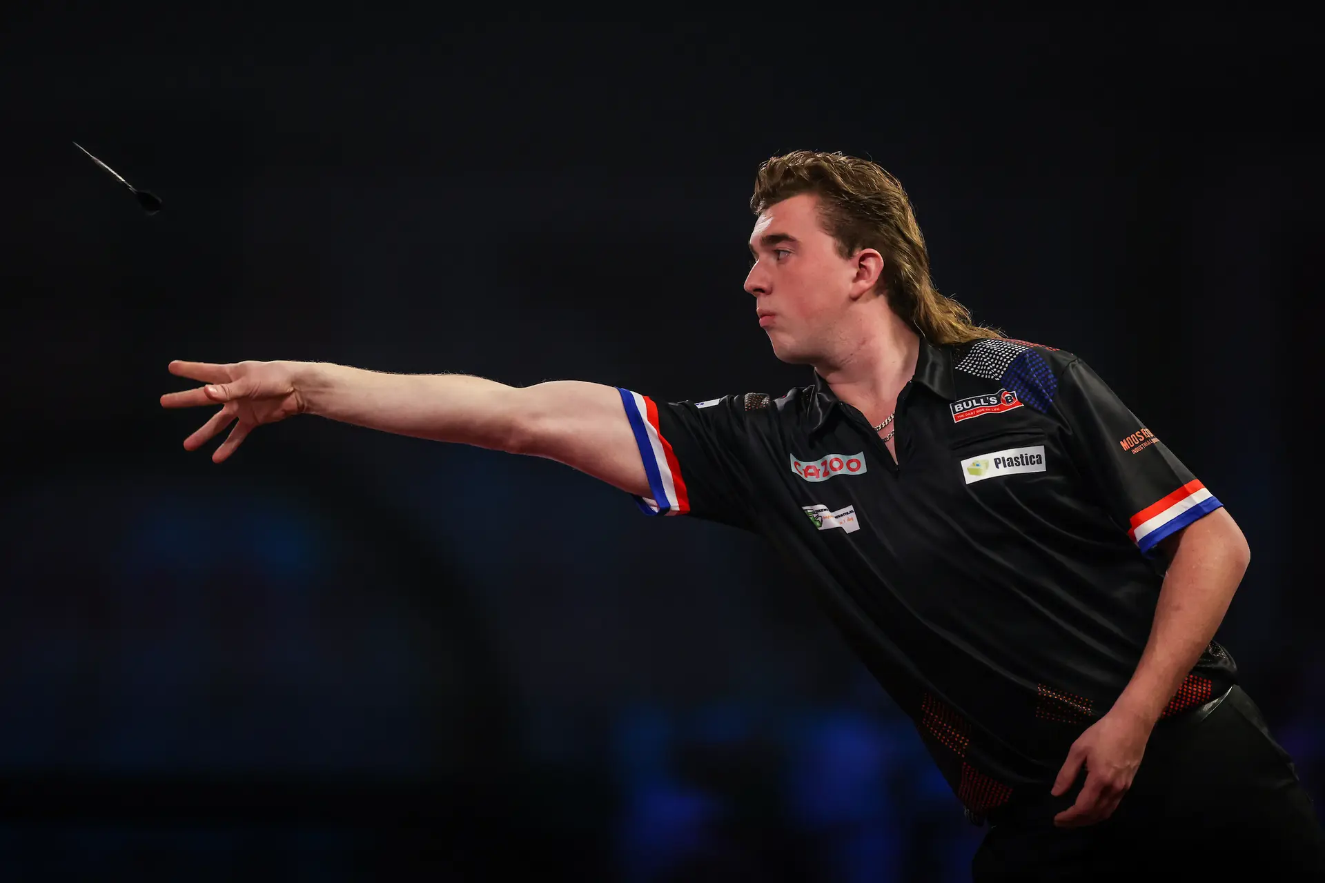 Jansen on how tractor accident cut short football career before switch to darts: "I broke my leg and I had in ten years, 12 operations"