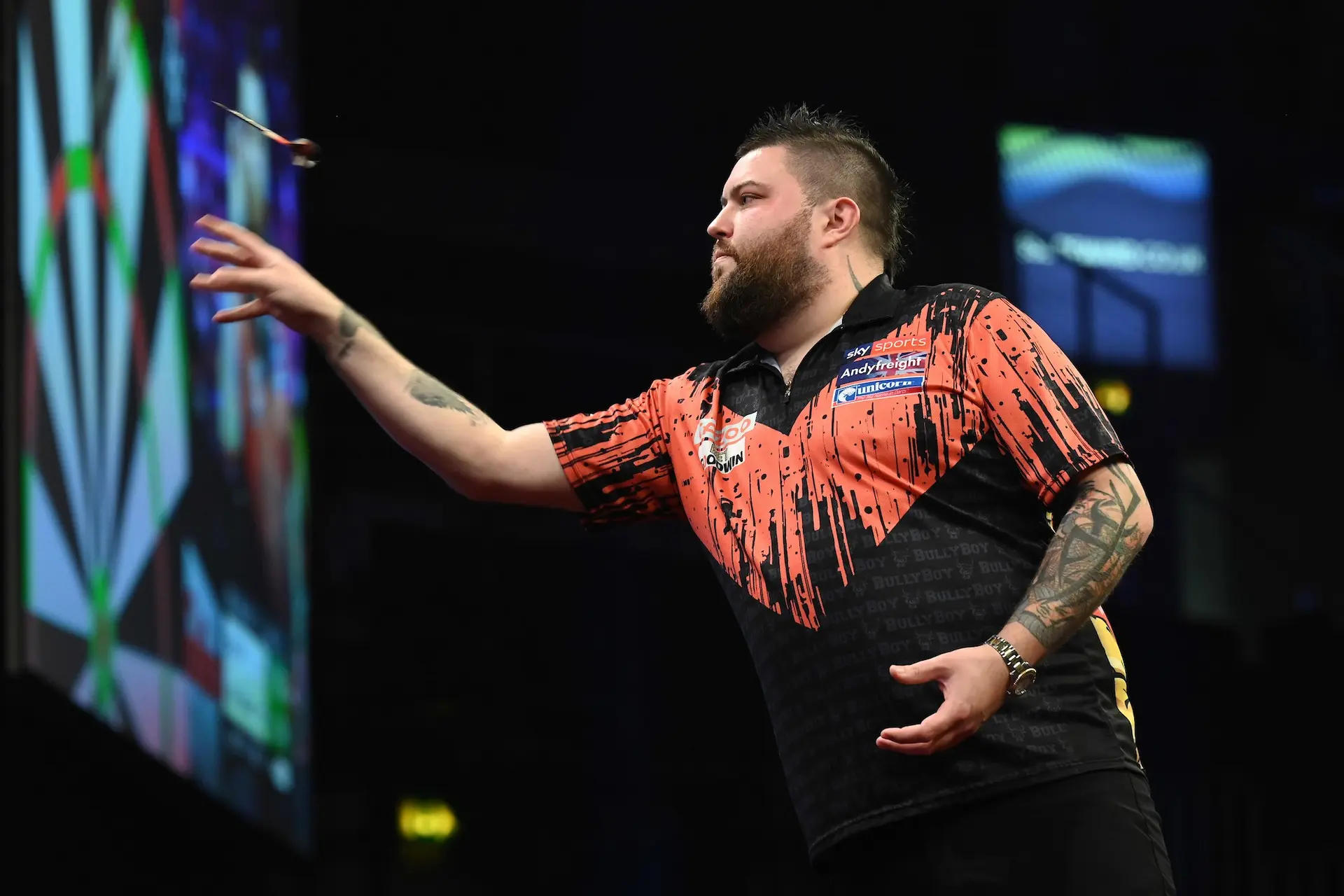 Disappointment for Welsh crowd as Smith denies Clayton, Aspinall red-hot with 105 average in Wright win