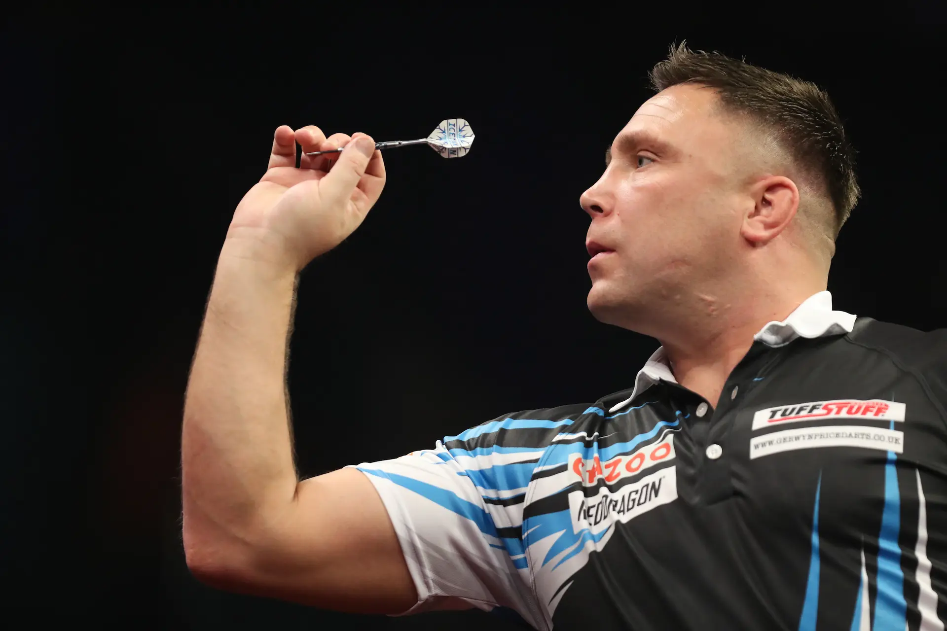 Price continues red hot form with fourth Premier League Darts weekly title, defeats Smith in Brighton
