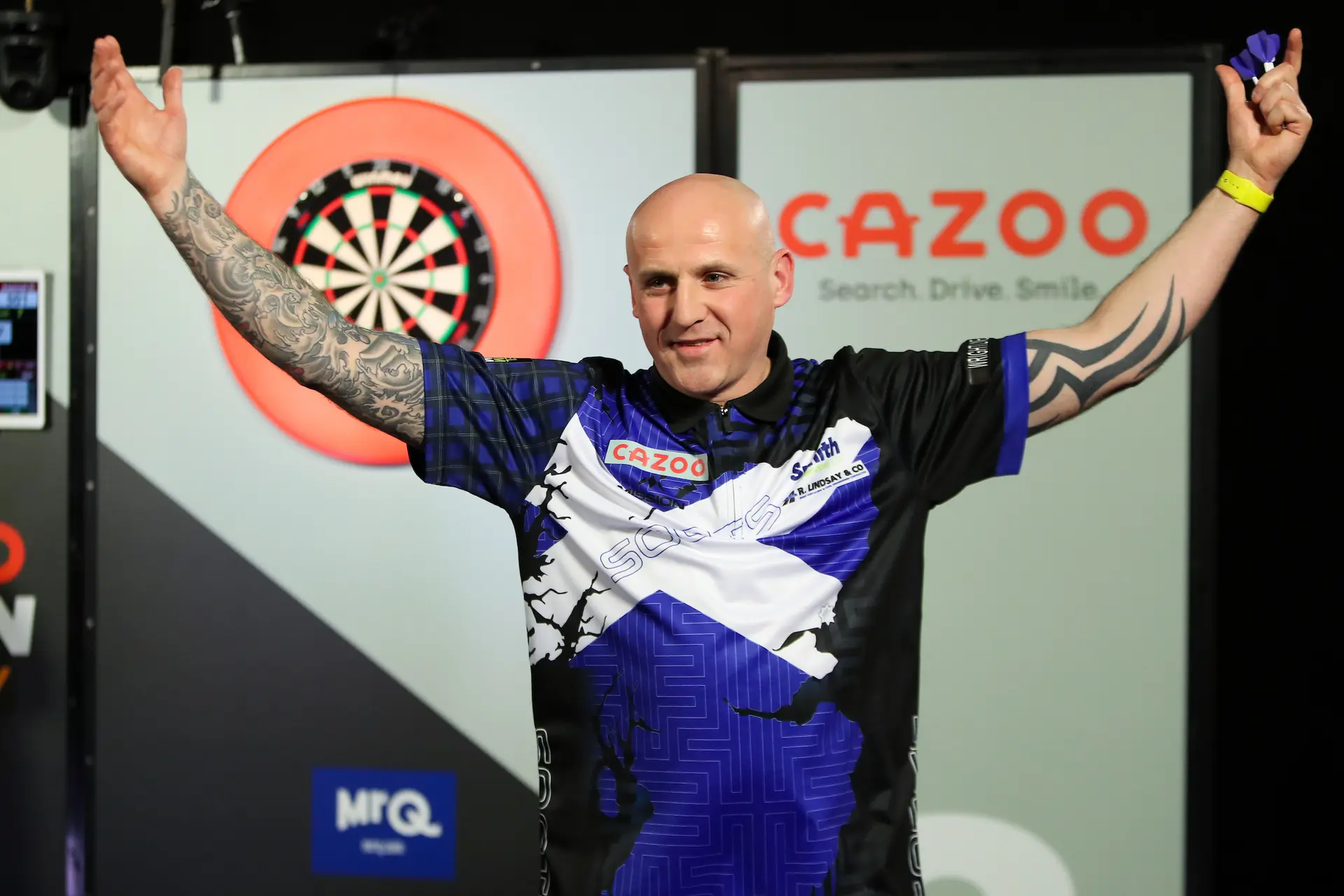 Soutar withstands late Mioch fightback as Lennon wins battle of missed darts to begin International Darts Open