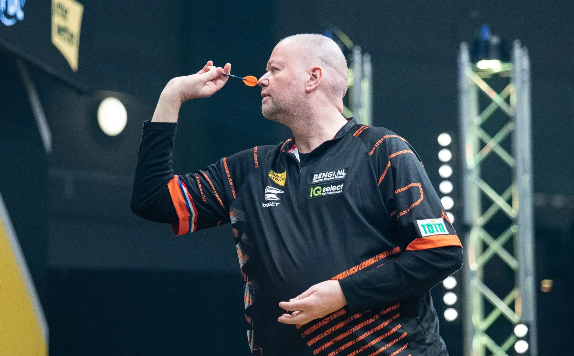 Van Barneveld survives four match darts in White thriller as Price awaits. Maendl-Lawrance edges over 40 minute marathon tie