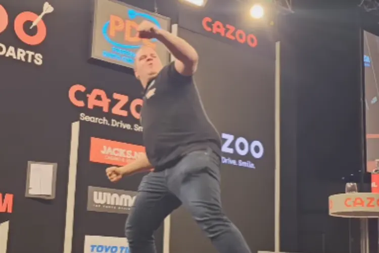 Van Duijvenbode makes guest appearance at Ahoy: "If I take part in the Premier League, I also want to compete fully for the play-offs"