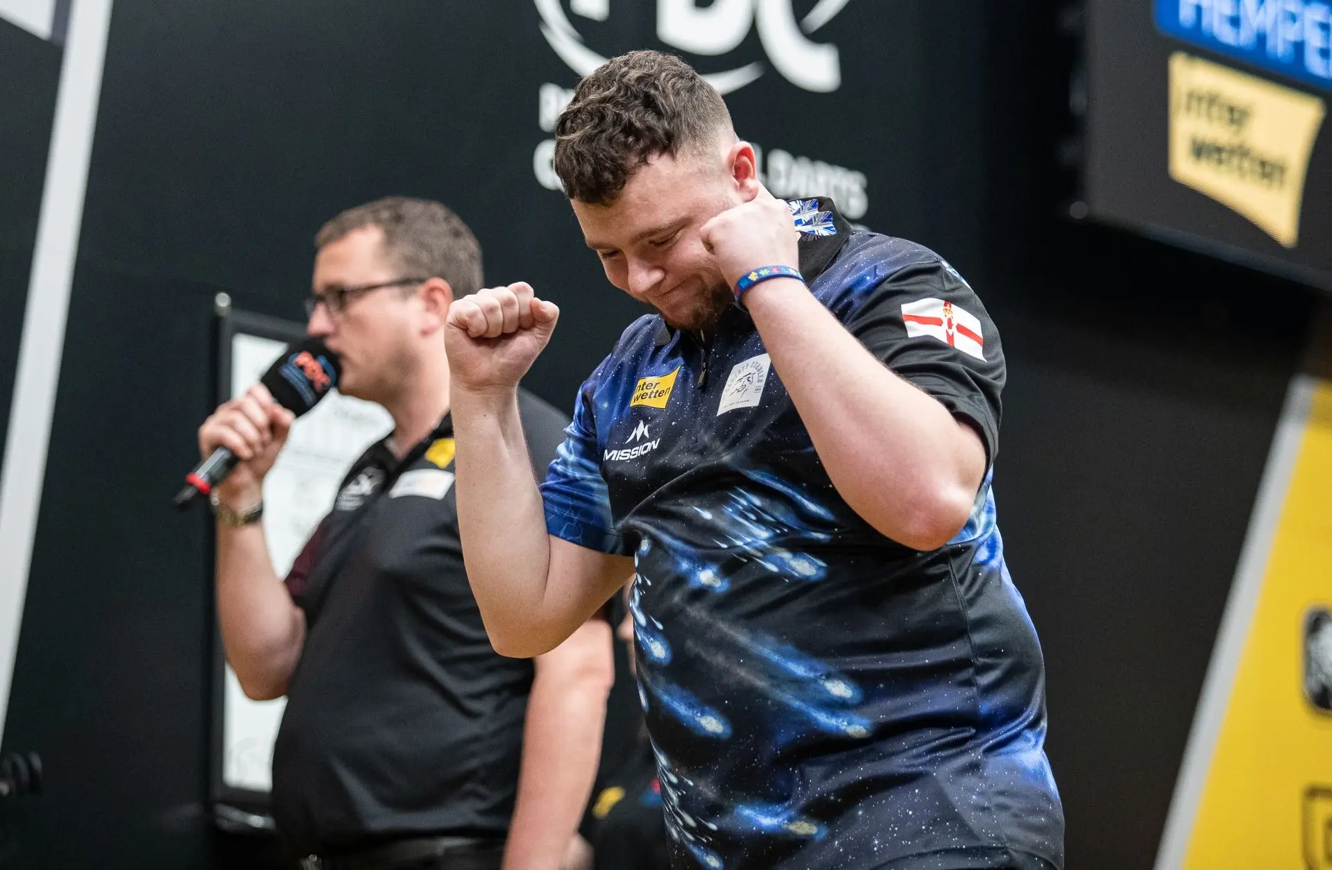 Rock recovers in Hempel win as Aspinall cruises past Vandenbogaerde at International Darts Open