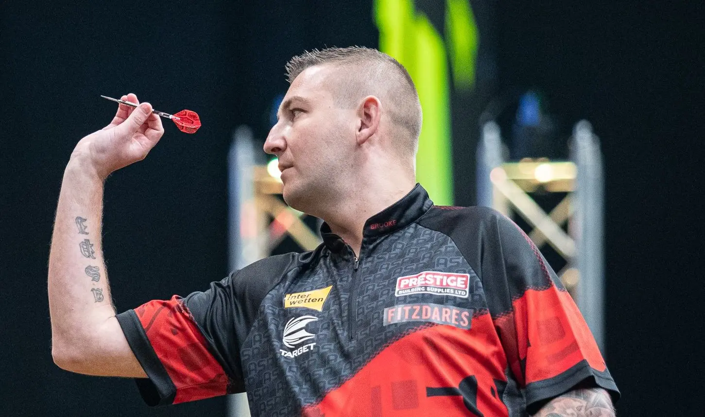 Aspinall reacts to whistlers: ''Shut up, watch the darts and enjoy yourself''
